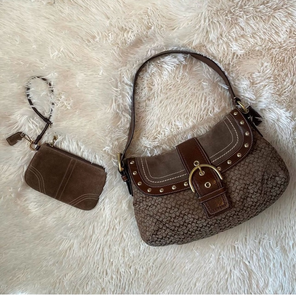 Coach Brown Shoulder Bag with Gold-Toned Clasp